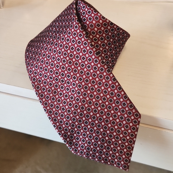 Jos. A. Bank Red Patterned Men's Tie - Picture 6 of 6